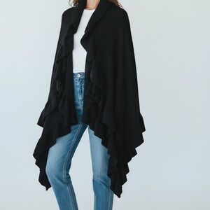 NWT JANIE BESNER Black Scalloped Edges and /Collar Shawl/Cape/Wrap.